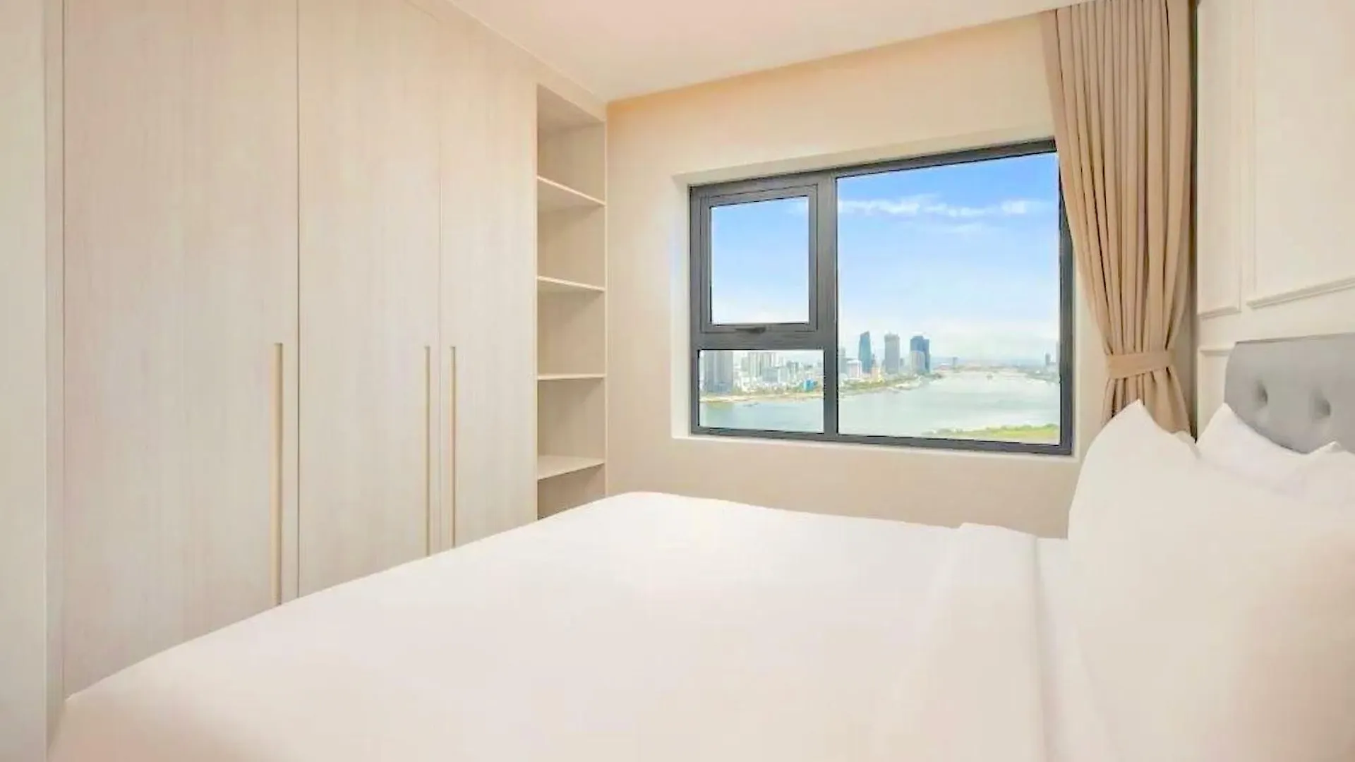 Golden Apartment In Da Nang Bay Aparthotel